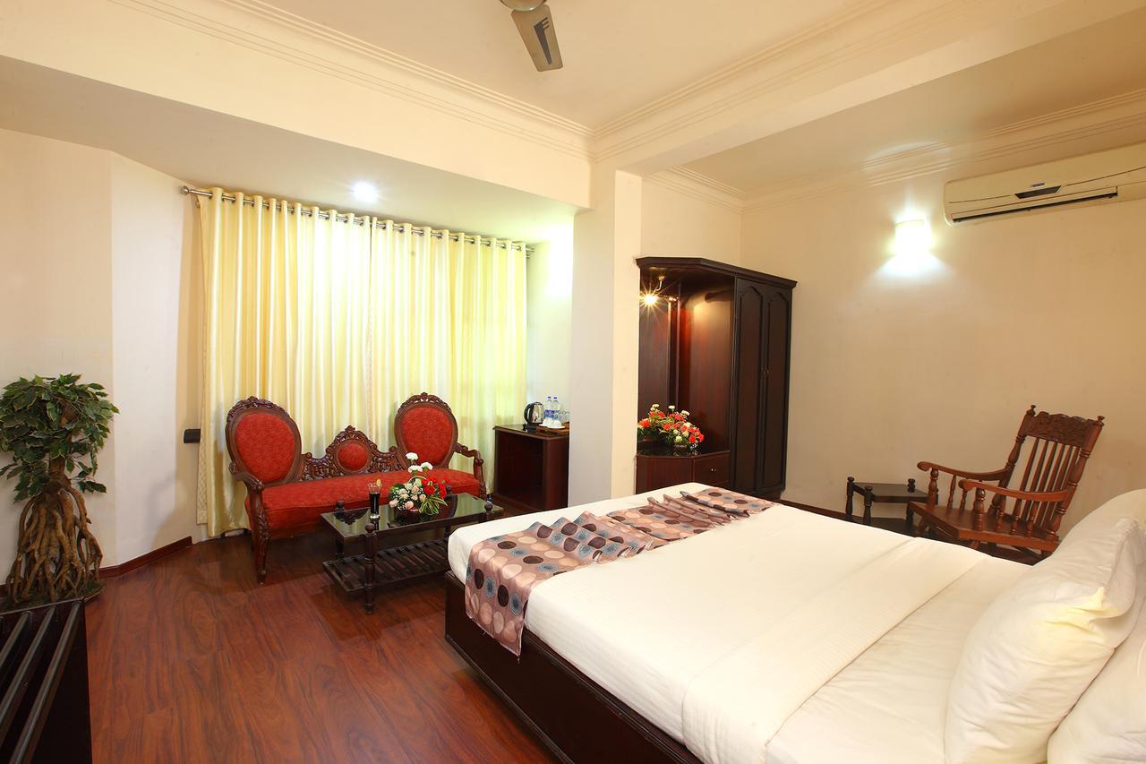 Trichur Towers Thrissur Bagian luar foto