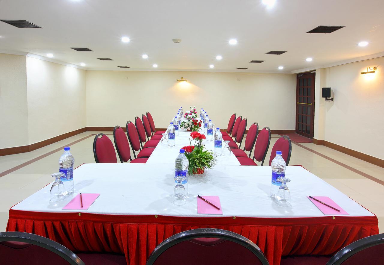Trichur Towers Thrissur Bagian luar foto