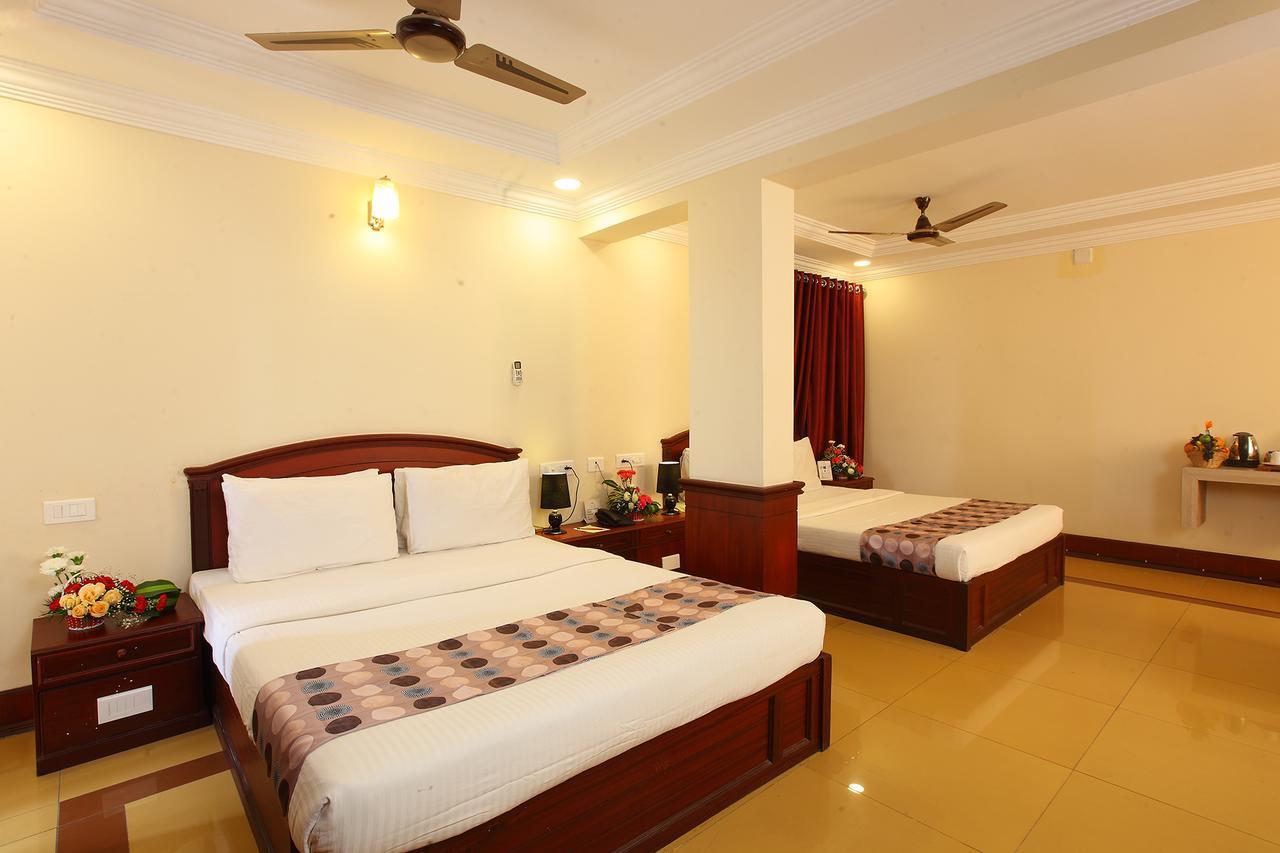 Trichur Towers Thrissur Bagian luar foto
