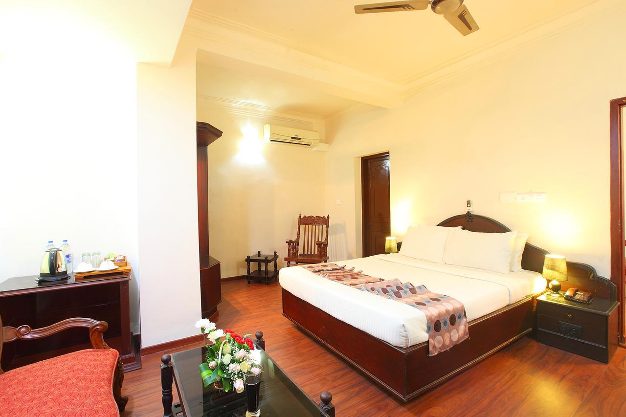 Trichur Towers Thrissur Bagian luar foto