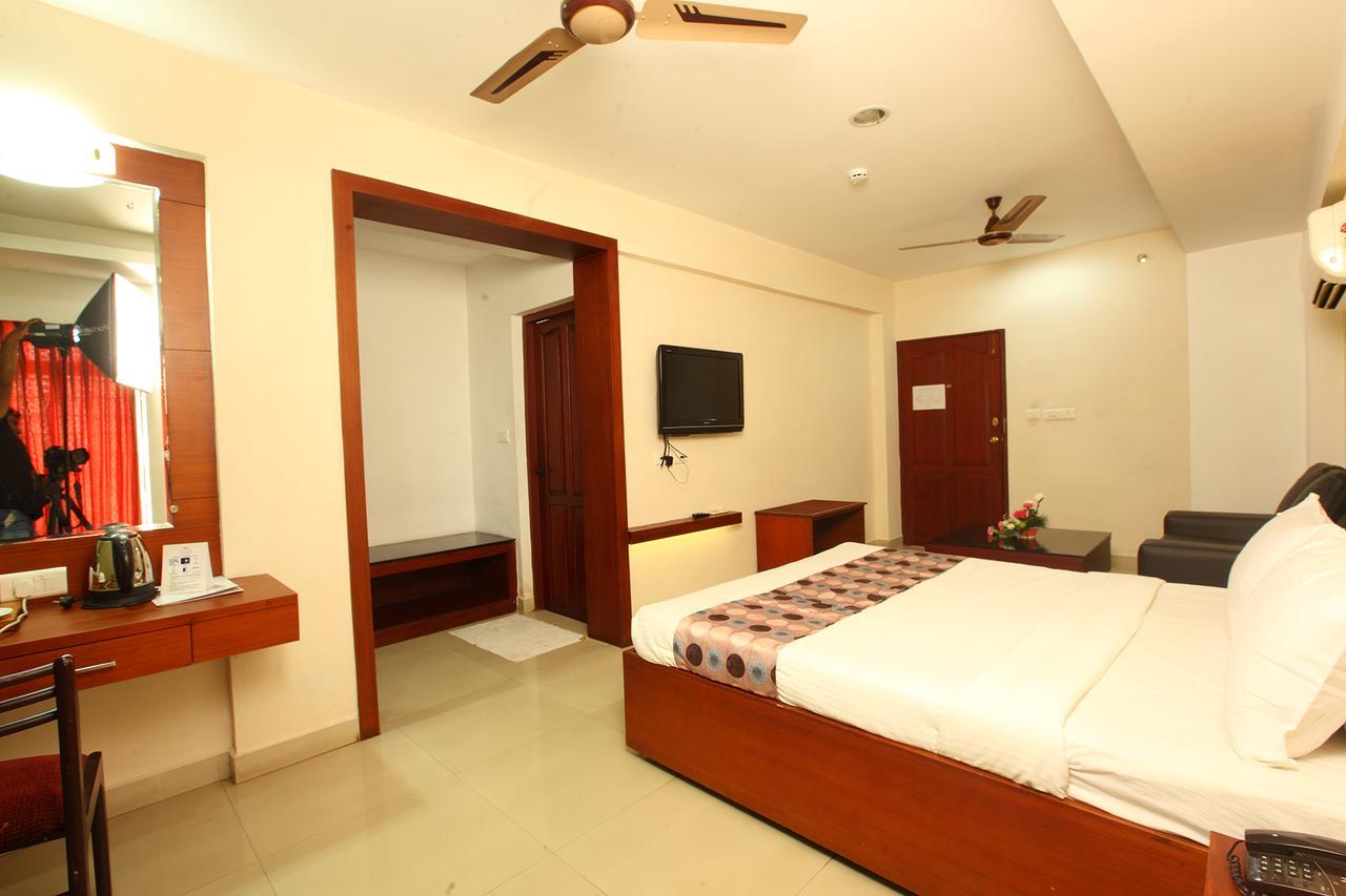 Trichur Towers Thrissur Bagian luar foto