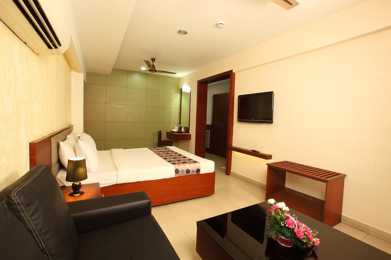 Trichur Towers Thrissur Bagian luar foto