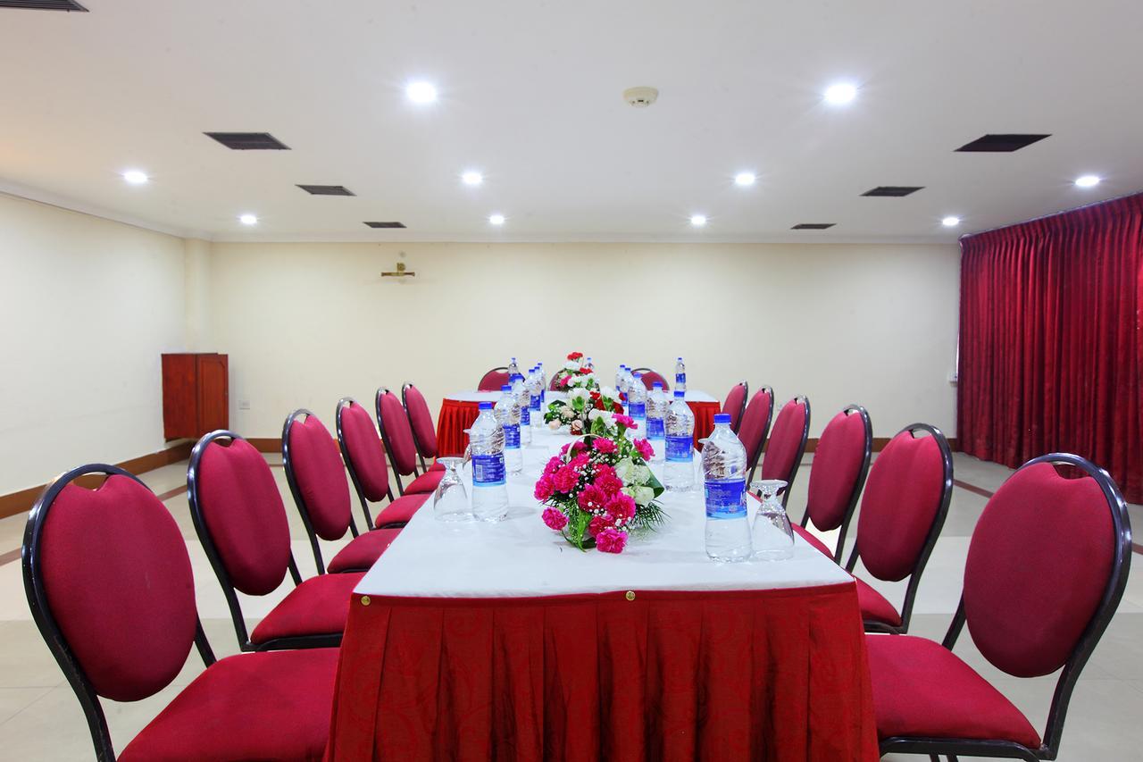 Trichur Towers Thrissur Bagian luar foto