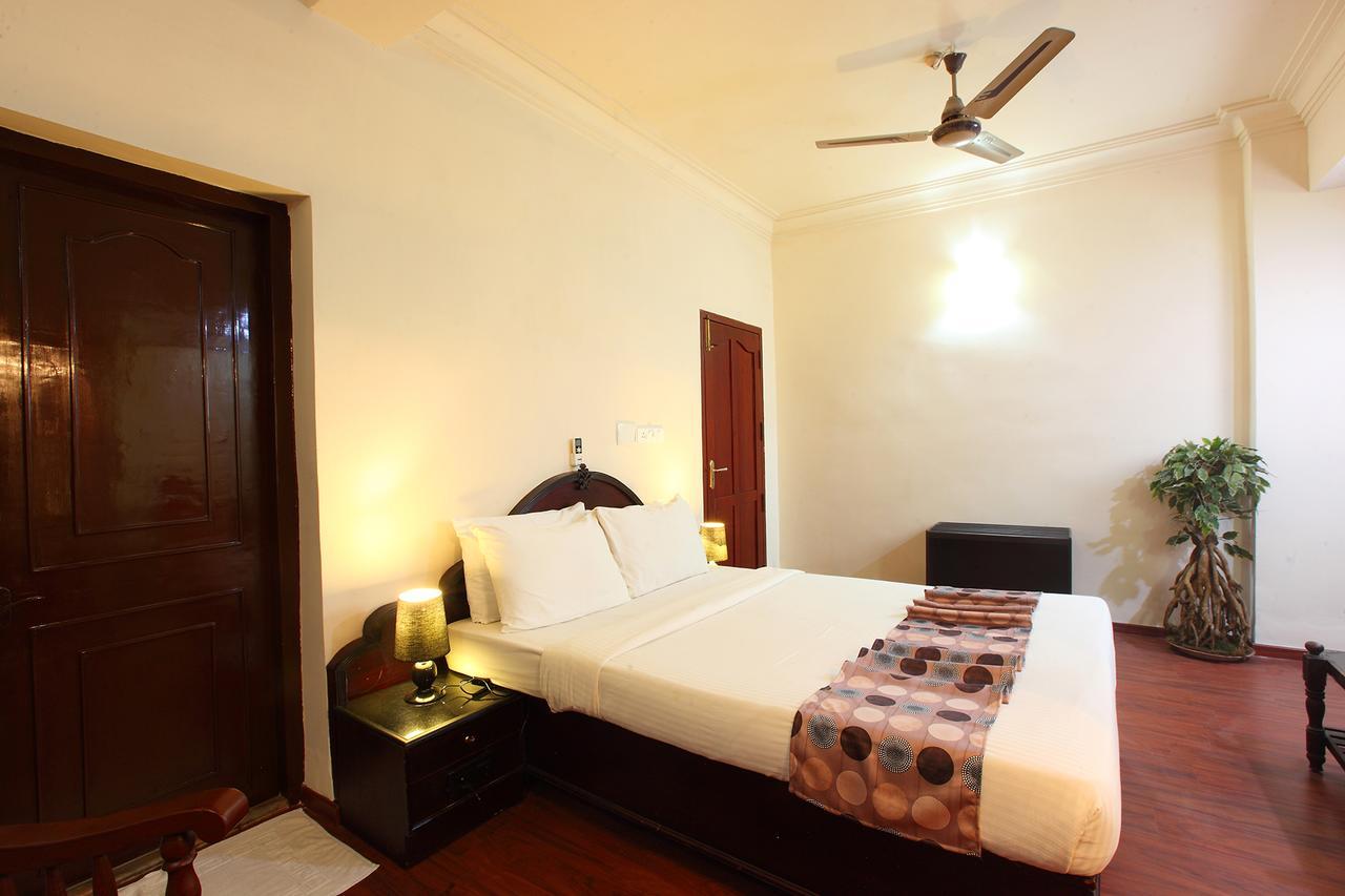 Trichur Towers Thrissur Bagian luar foto